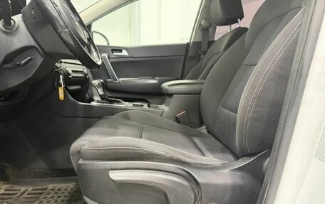 KIA Sportage IV рестайлинг, 2018 год, 1 995 000 рублей, 10 фотография