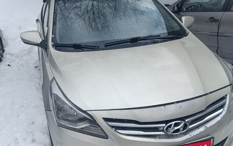 Hyundai Solaris II рестайлинг, 2014 год, 690 000 рублей, 3 фотография