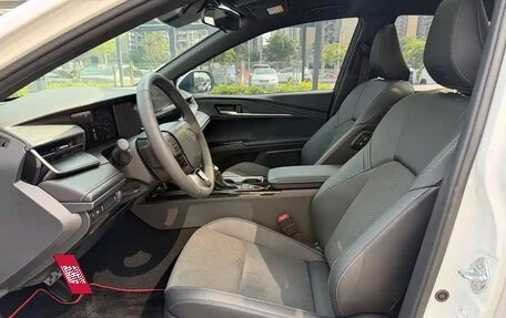 Toyota Camry, 2025 год, 4 000 000 рублей, 6 фотография