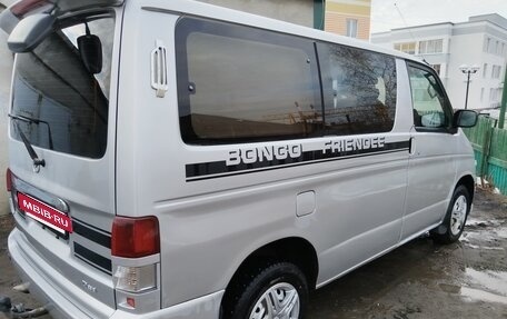 Mazda Bongo Friendee i рестайлинг, 1999 год, 550 000 рублей, 4 фотография