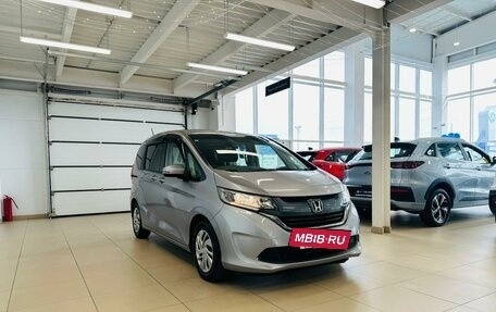 Honda Freed II, 2017 год, 1 649 000 рублей, 8 фотография