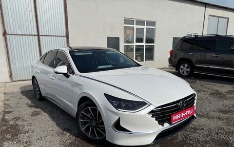 Hyundai Sonata VIII, 2021 год, 2 750 000 рублей, 1 фотография