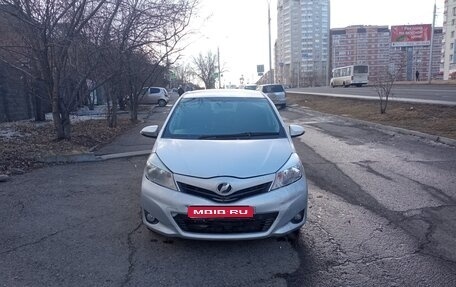 Toyota Vitz, 2013 год, 550 000 рублей, 1 фотография