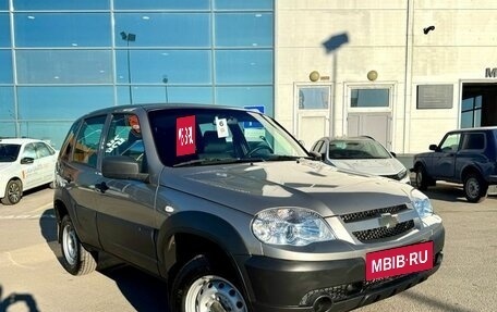 Chevrolet Niva I рестайлинг, 2020 год, 789 000 рублей, 3 фотография