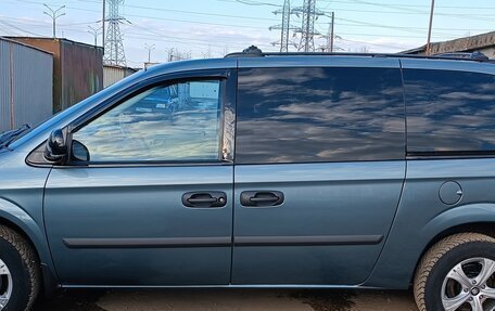 Dodge Caravan IV, 2005 год, 827 000 рублей, 2 фотография