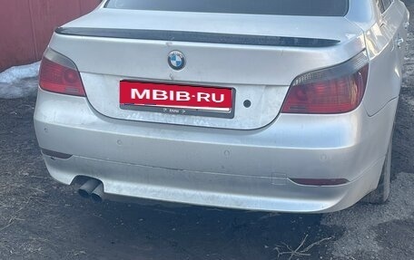 BMW 5 серия, 2004 год, 650 000 рублей, 2 фотография