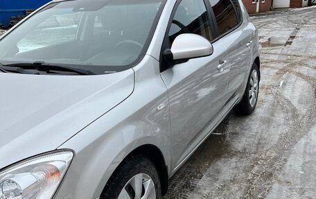 KIA cee'd I рестайлинг, 2009 год, 585 000 рублей, 2 фотография