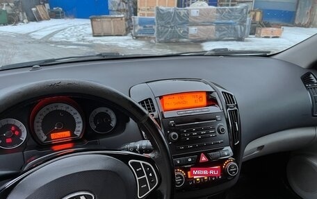 KIA cee'd I рестайлинг, 2009 год, 585 000 рублей, 16 фотография