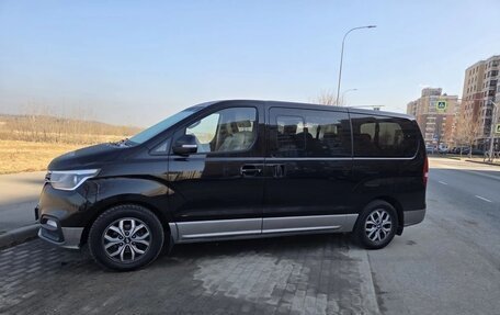 Hyundai H-1 II рестайлинг, 2019 год, 3 000 000 рублей, 3 фотография