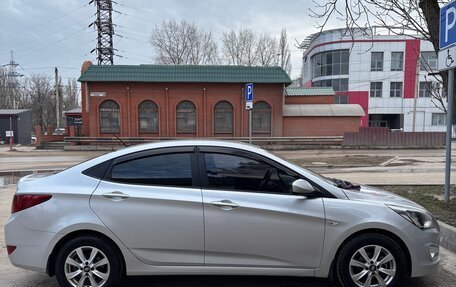 Hyundai Solaris II рестайлинг, 2015 год, 780 000 рублей, 4 фотография