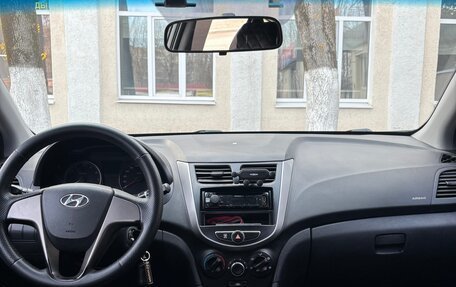 Hyundai Solaris II рестайлинг, 2015 год, 780 000 рублей, 9 фотография