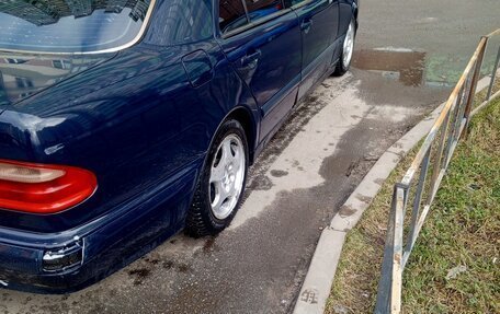 Mercedes-Benz E-Класс, 2000 год, 410 000 рублей, 39 фотография