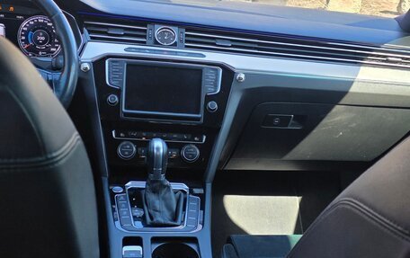 Volkswagen Passat B8 рестайлинг, 2016 год, 1 777 000 рублей, 5 фотография