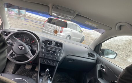 Volkswagen Polo VI (EU Market), 2017 год, 1 000 000 рублей, 5 фотография