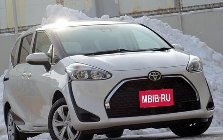 Toyota Sienta, 2022 год, 1 370 000 рублей, 3 фотография