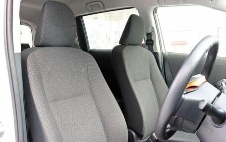 Toyota Sienta, 2022 год, 1 370 000 рублей, 13 фотография