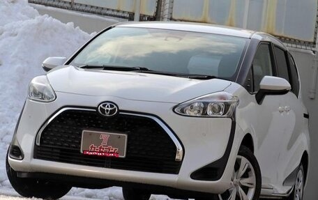 Toyota Sienta, 2022 год, 1 370 000 рублей, 4 фотография