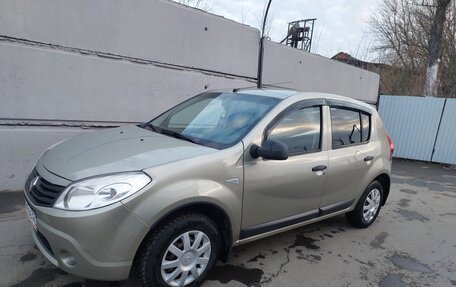 Renault Sandero I, 2011 год, 645 000 рублей, 2 фотография