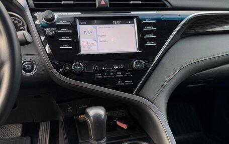 Toyota Camry, 2018 год, 2 580 000 рублей, 13 фотография