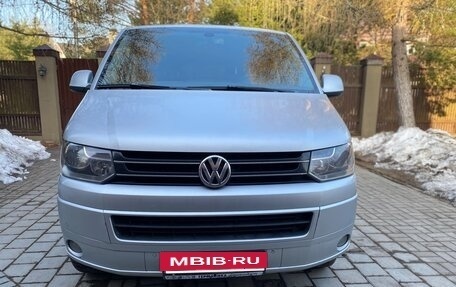 Volkswagen Multivan T5, 2013 год, 2 050 000 рублей, 2 фотография