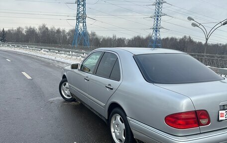 Mercedes-Benz E-Класс, 1997 год, 675 000 рублей, 7 фотография