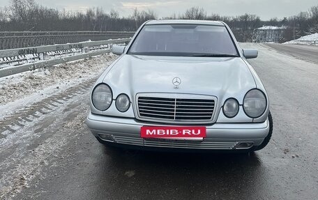 Mercedes-Benz E-Класс, 1997 год, 675 000 рублей, 11 фотография