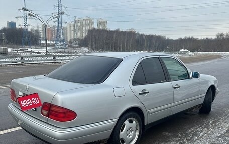Mercedes-Benz E-Класс, 1997 год, 675 000 рублей, 9 фотография