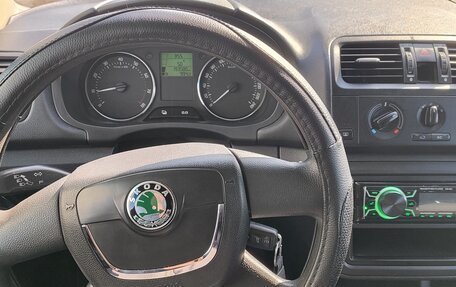 Skoda Fabia II, 2011 год, 440 000 рублей, 18 фотография