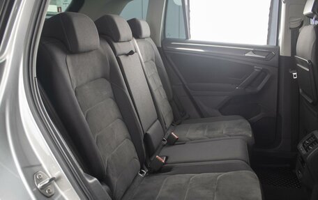 Volkswagen Tiguan II, 2018 год, 3 050 000 рублей, 6 фотография