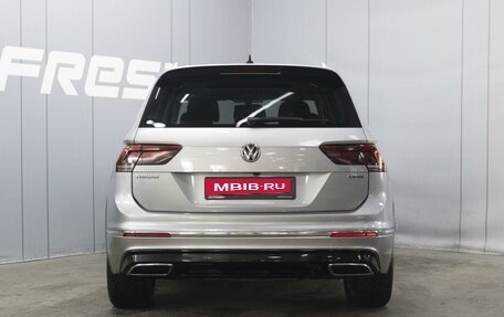 Volkswagen Tiguan II, 2018 год, 3 050 000 рублей, 4 фотография