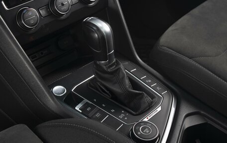 Volkswagen Tiguan II, 2018 год, 3 050 000 рублей, 11 фотография