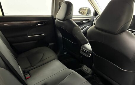 Toyota Highlander, 2026 год, 6 200 000 рублей, 13 фотография