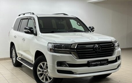 Toyota Land Cruiser 200, 2017 год, 6 000 000 рублей, 3 фотография