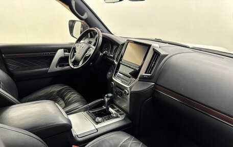 Toyota Land Cruiser 200, 2017 год, 6 000 000 рублей, 12 фотография