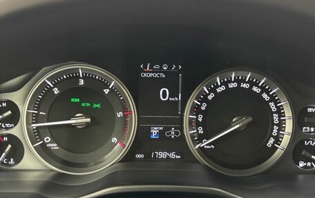 Toyota Land Cruiser 200, 2017 год, 6 000 000 рублей, 20 фотография