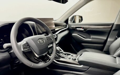 Toyota Highlander, 2026 год, 6 000 000 рублей, 11 фотография