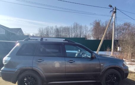 Mitsubishi Outlander III рестайлинг 3, 2006 год, 600 000 рублей, 4 фотография