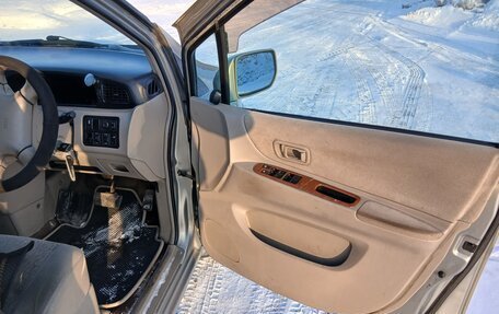 Nissan Liberty, 2002 год, 380 000 рублей, 2 фотография