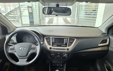 Hyundai Solaris II рестайлинг, 2019 год, 1 350 000 рублей, 18 фотография