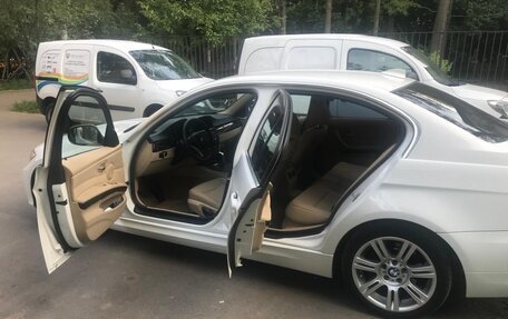 BMW 3 серия, 2011 год, 1 670 000 рублей, 13 фотография