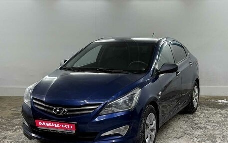 Hyundai Solaris II рестайлинг, 2015 год, 960 000 рублей, 1 фотография