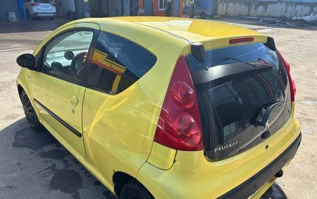 Peugeot 107 I рестайлинг, 2010 год, 410 000 рублей, 4 фотография