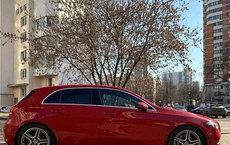 Mercedes-Benz A-Класс, 2018 год, 2 500 000 рублей, 3 фотография