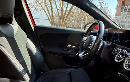 Mercedes-Benz A-Класс, 2018 год, 2 500 000 рублей, 8 фотография