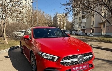 Mercedes-Benz A-Класс, 2018 год, 2 500 000 рублей, 1 фотография