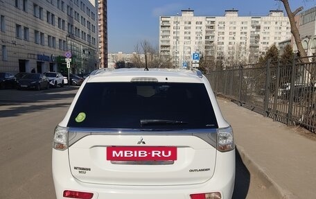 Mitsubishi Outlander III рестайлинг 3, 2014 год, 1 550 000 рублей, 6 фотография