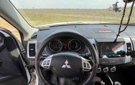 Mitsubishi Outlander III рестайлинг 3, 2011 год, 1 350 000 рублей, 11 фотография