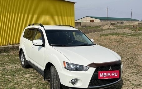 Mitsubishi Outlander III рестайлинг 3, 2011 год, 1 350 000 рублей, 6 фотография