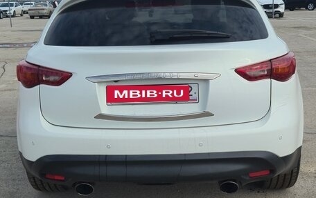 Infiniti QX70, 2013 год, 2 100 000 рублей, 2 фотография