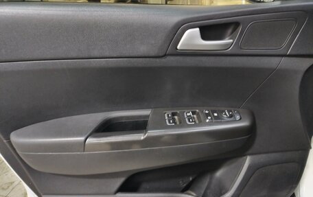 KIA Sportage IV рестайлинг, 2018 год, 1 630 000 рублей, 5 фотография